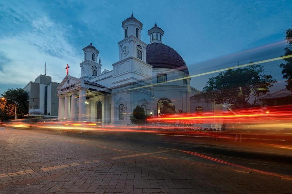 New Mira Hotel Semarang Luaran gambar