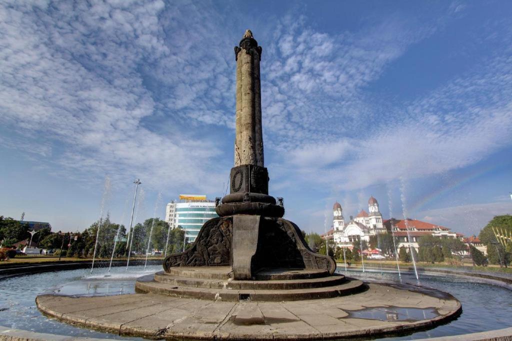 New Mira Hotel Semarang Luaran gambar