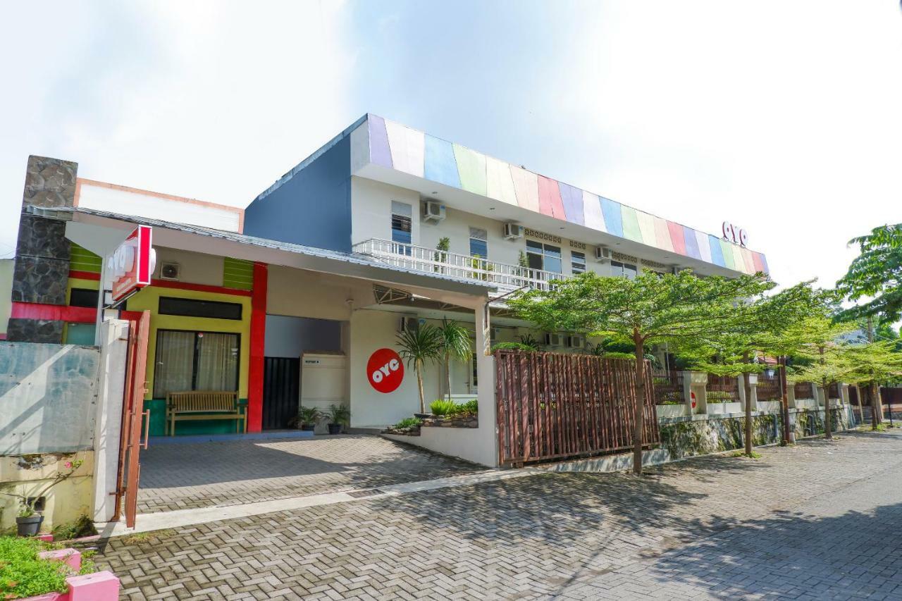 New Mira Hotel Semarang Luaran gambar