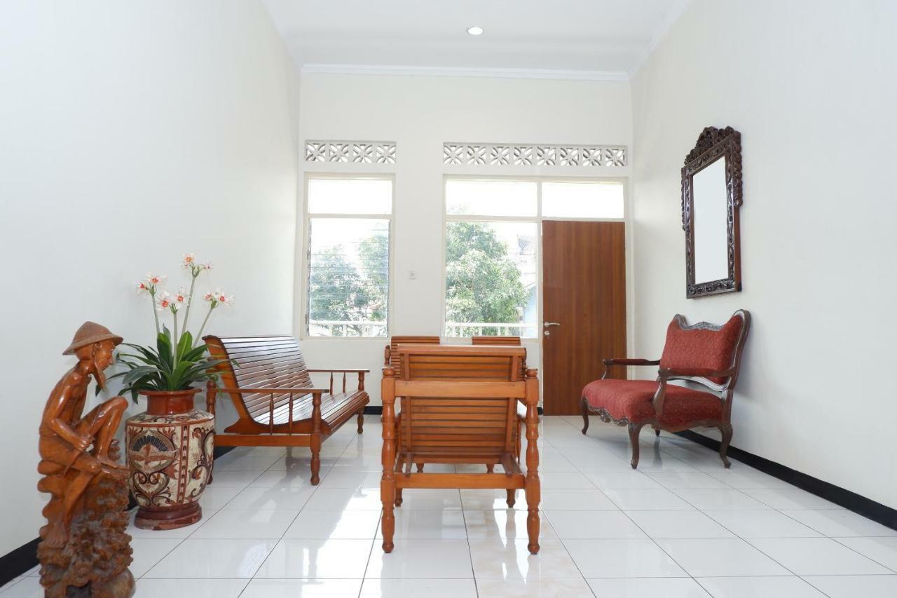 New Mira Hotel Semarang Luaran gambar